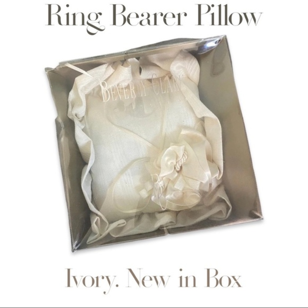 NIB Wedding RING bearer 💍 pillow
